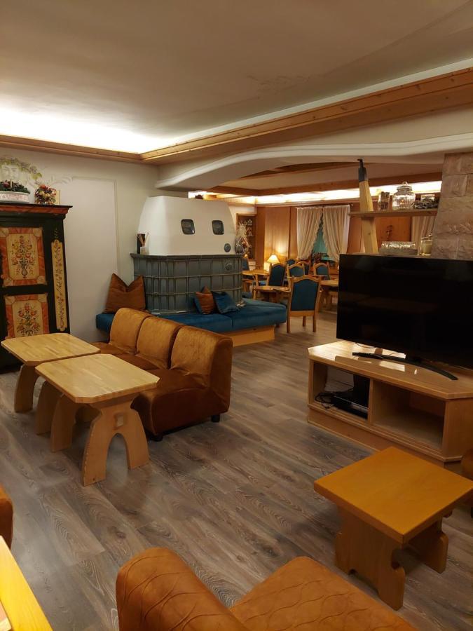 Hotel Alpina Pinzolo Ngoại thất bức ảnh