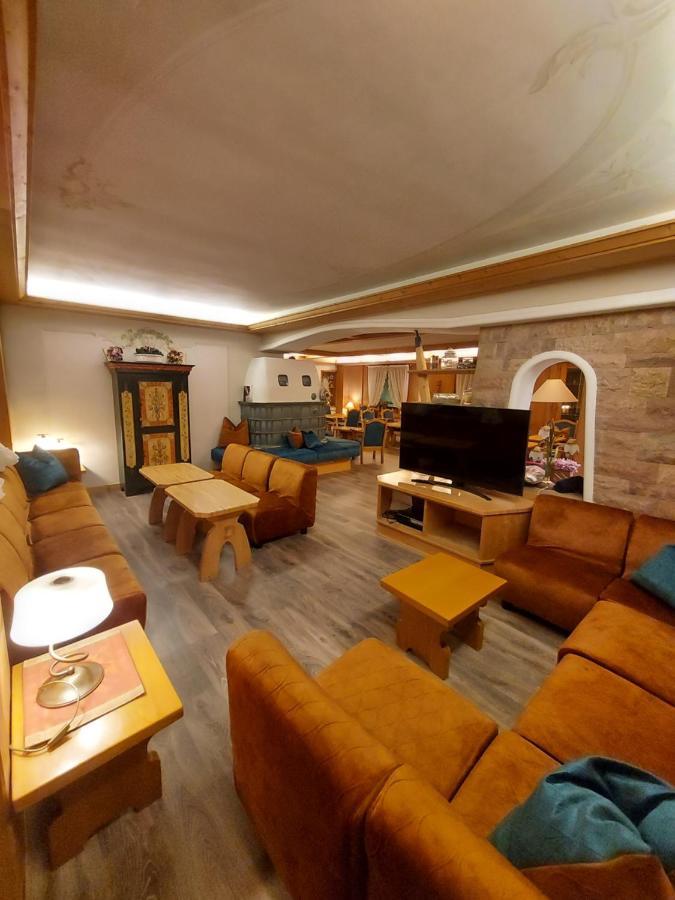 Hotel Alpina Pinzolo Ngoại thất bức ảnh