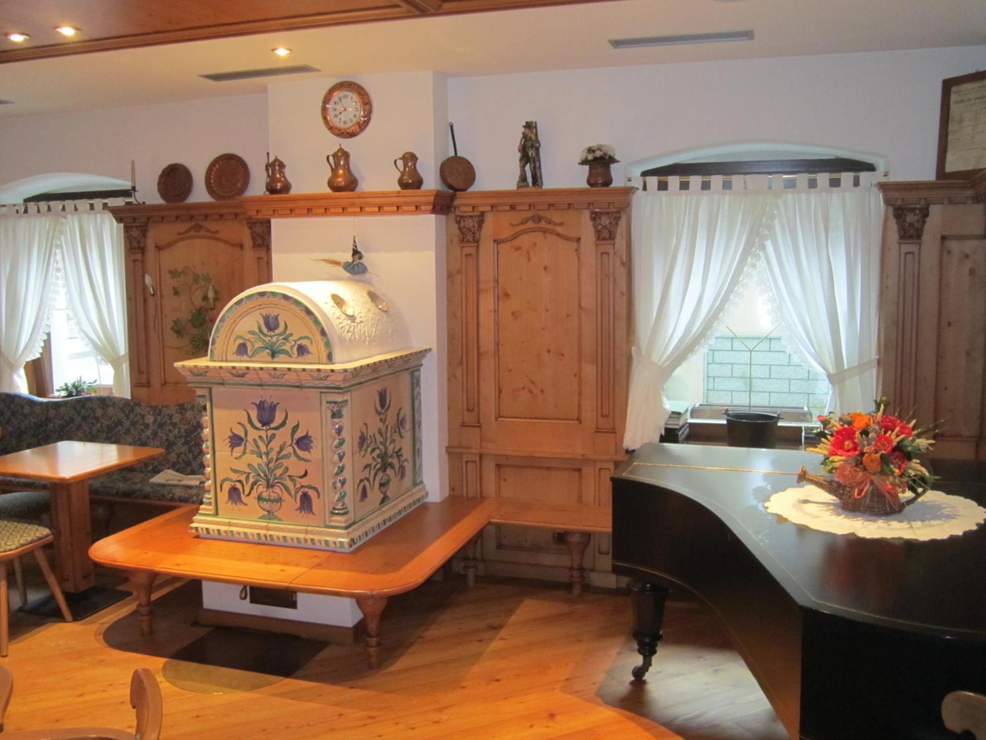 Hotel Alpina Pinzolo Ngoại thất bức ảnh