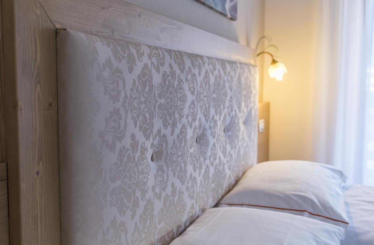 Hotel Alpina Pinzolo Ngoại thất bức ảnh